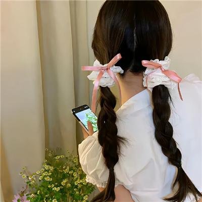追梦的黎族女娃娃海报