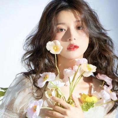 九十岁的美女海报
